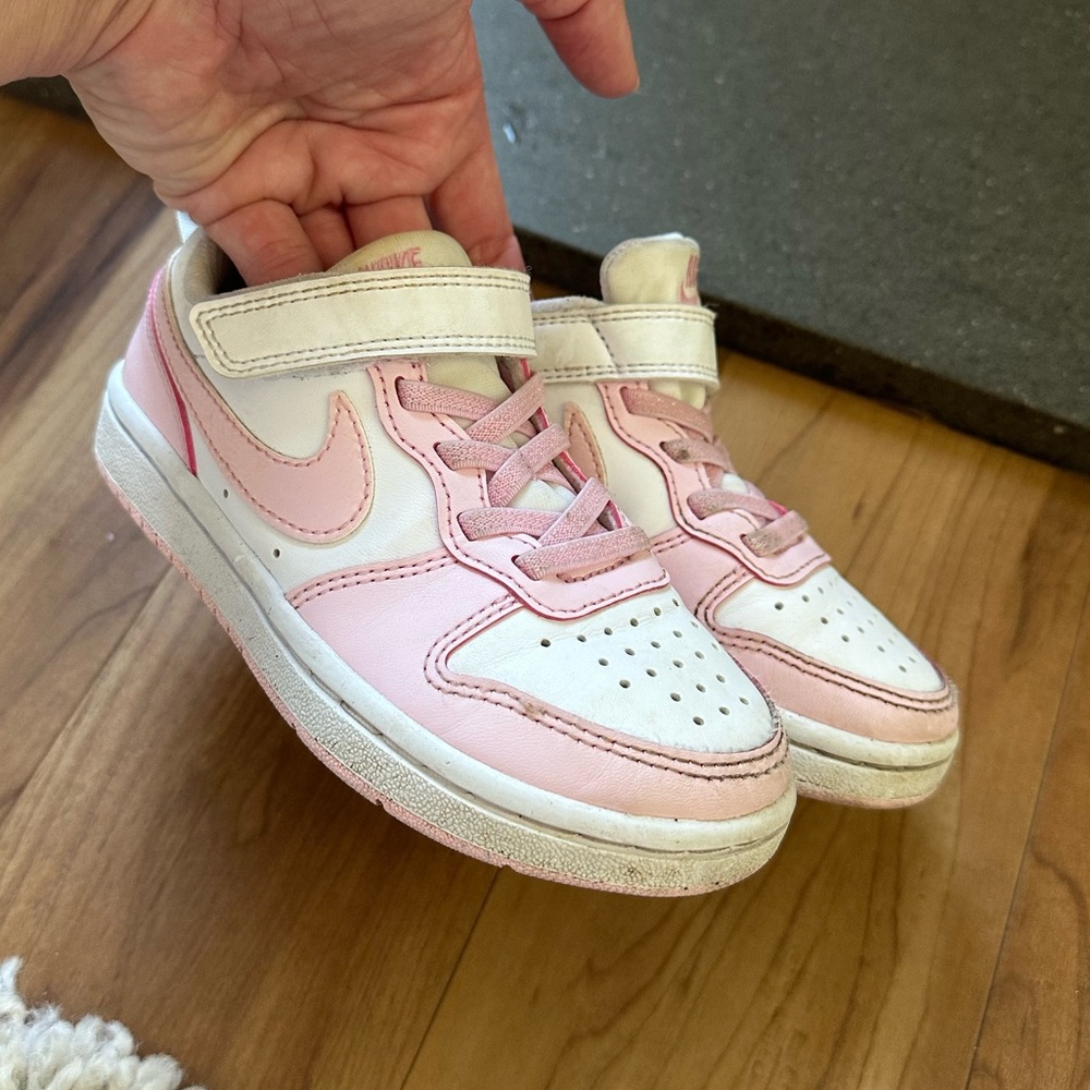 Nike court sneakers pull-on